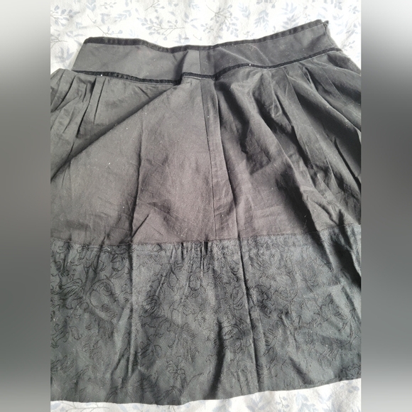 Vintage  goth black skirt with velvet trim size 13 - Picture 7 of 10